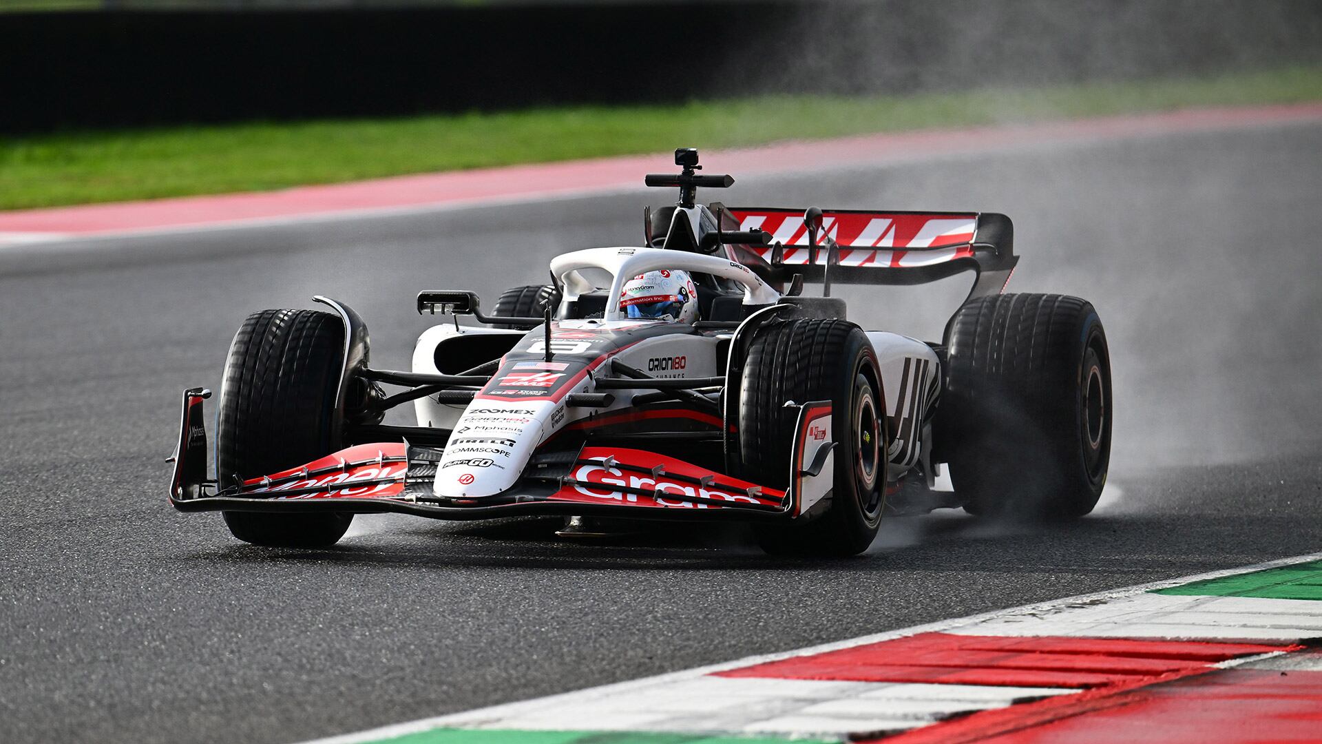 Romain Grosjean volvió a la F1 tras el dramático accidente que protagonizó en el GP de Bahréin en 2020