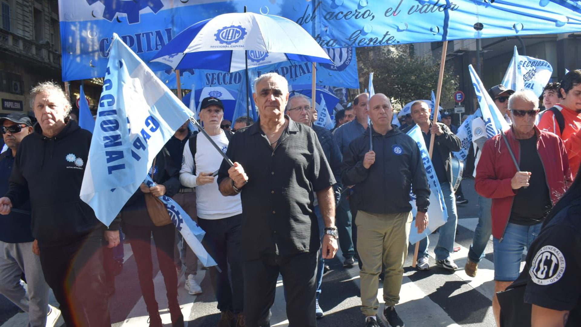 La columna de la UOM Capital, encabezada por su titular, Roberto Bonetti, hizo notar más la ausencia de Abel Furlán, el líder nacional