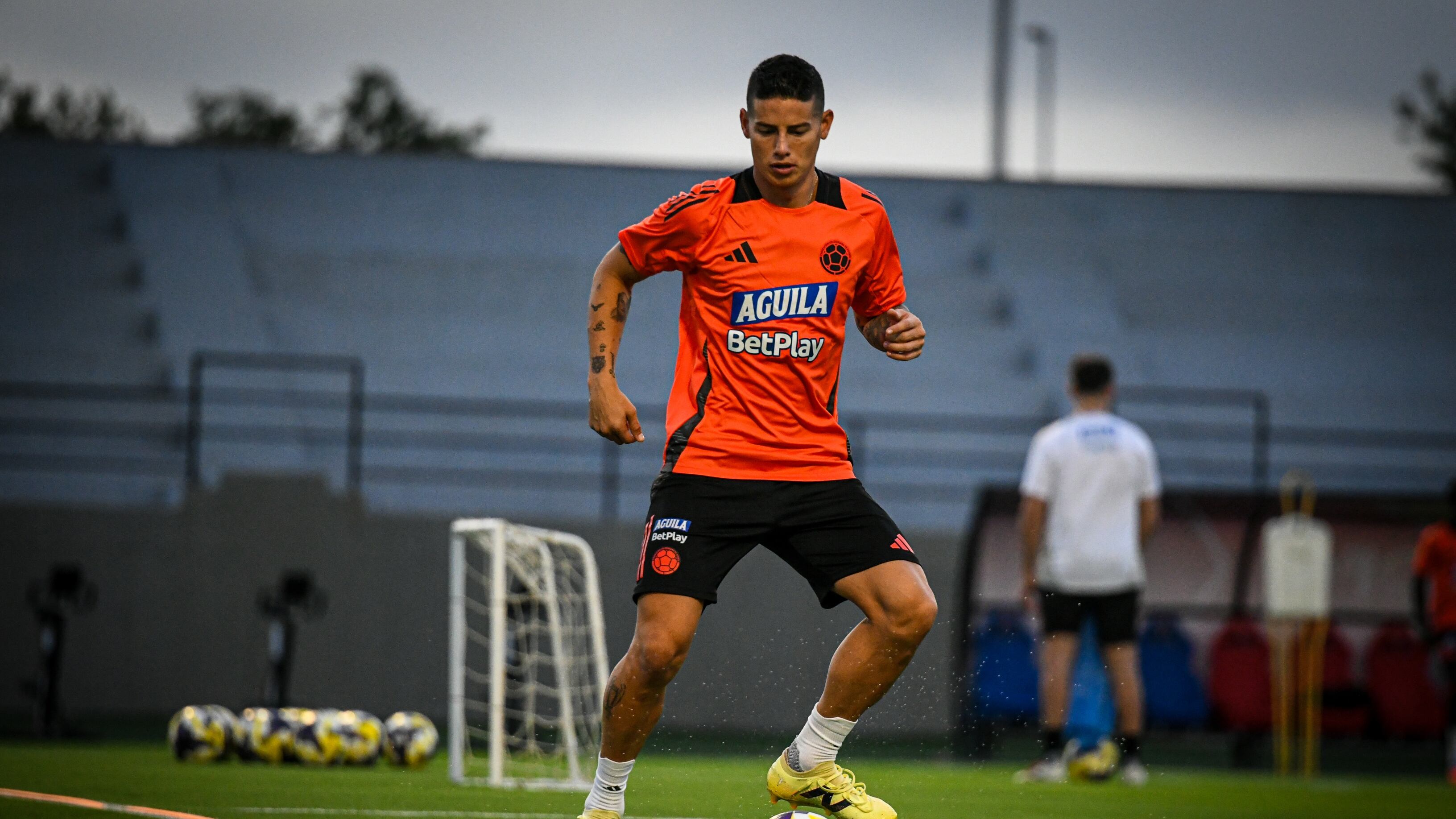 James Rodríguez espera clasificar con la selección Colombia por tercera ocasión a una Copa Mundial de la FIFA - crédito FCF