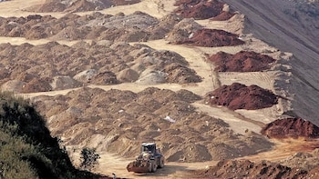 Actualmente, Pekín produce entre el 60 % y el 70 % del suministro minero mundial y ejerce un monopolio crítico controlando entre el 85 % y el 90 % de la capacidad de refinado global (Fotos: archivo DEF)