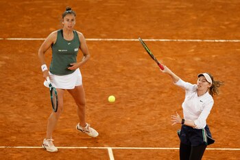 Sara Sorribes y Cristina Bucsa (EFE/Chema Moya)
