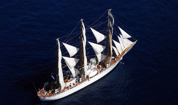 El Capitán de Navío Ariel