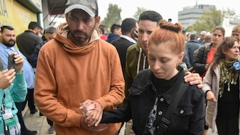 Velatorio-de-colectivero-asesinado-Pedro-Daniel-Barrientos-hermana e hija