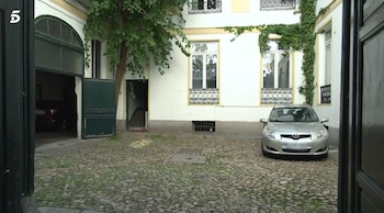 El palacio histórico en el que vive Esperanza Aguirre en el centro de Madrid (Mediaset España)