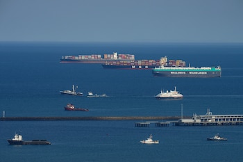 Buques de carga navegan hacia el Océano Pacífico después de transitar por el Canal de Panamá, en la Ciudad de Panamá, el jueves 2 de mayo de 2024. Los panameños elegirán un nuevo presidente el 5 de mayo. (Foto AP/Matías Delacroix)