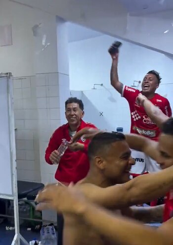 Christian Cueva celebró su gol