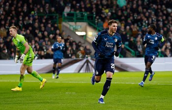 Santiago Giménez (Feyenoord) no pudo