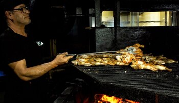 Brasas del restaurante El Cordero