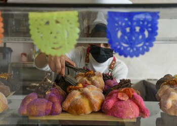 PAN DE MUERTO; MÉXICO; DIA DE MUERTOS