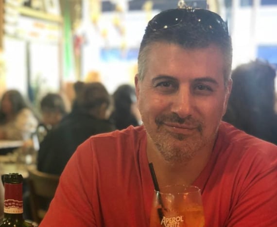 a víctima era un ingeniero en sistemas de 51 años, oriundo de Mendoza pero radicado en Buenos Aires, que había regresado a la provincia para pasar el fin de semana largo con su pareja, familiares y amigos