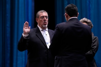 Bernardo Arévalo asumió la Presidencia