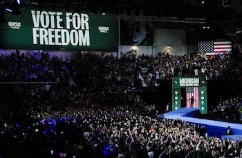 Kamala Harris ayer durante un