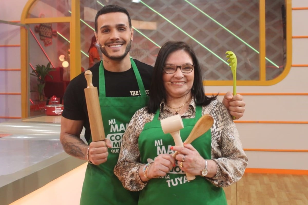 Mario Irivarren presenta por primera vez a su madre en un programa de TV. (Foto: América TV)