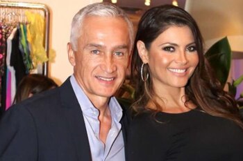 Jorge Ramos y Chiquinquirá Delgado (Foto: Twitter@josealfredoe)