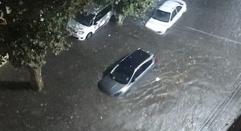 Así quedaron las calles de Lomas de Zamora, tras el paso del temporal (X: @thesilentmuse_)