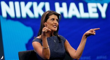Nikki Haley habla en el