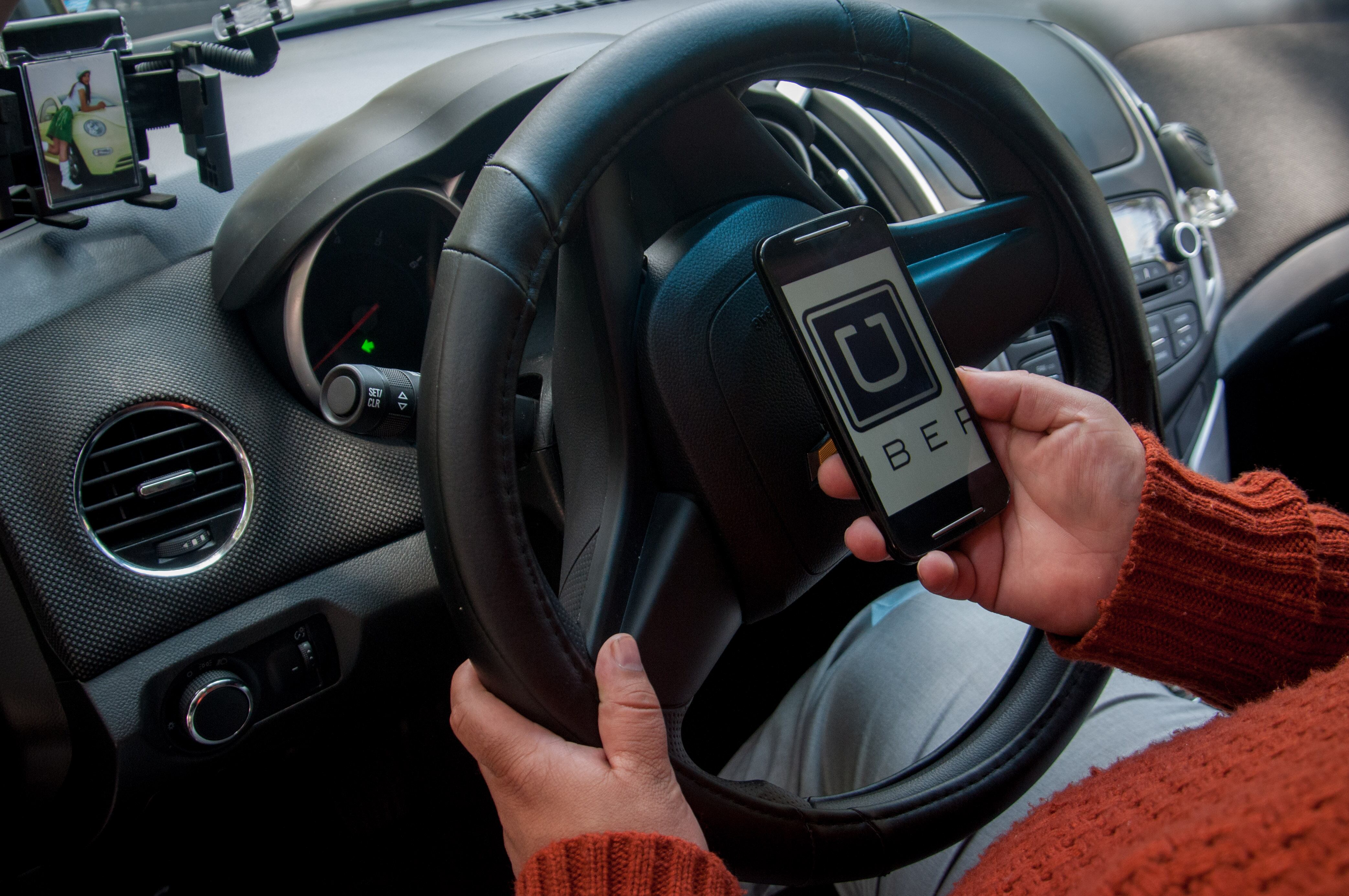 Conductores deberán cumplir requisitos de licencia, historial y nacionalidad.
FOTO: DIEGO SIMÓN SÁNCHEZ /CUARTOSCURO.COM