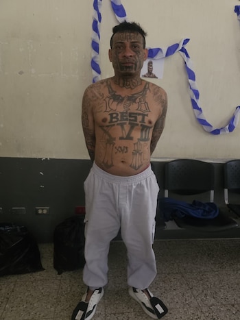 Guatemala recibió en la Frontera El Carmen a José Erwin Wilberto Ventura Cerón, alias “El Muerto”, uno de los 100 más buscados de El Salvador y presunto integrante del Barrio 18.