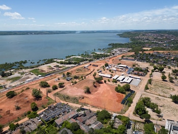 Una zona donde las casas fueron removidas después de que la mina de sal de Braskem está en riesgo inminente de colapso, en el barrio Mutange, en Maceió, estado de Alagoas (REUTERS/Jonathan Lins)