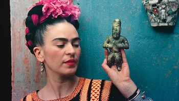 Frida Kahlo llega al Malba con ‘Viva Frida’, la muestra que trae por primera vez sus objetos personales a Sudamérica