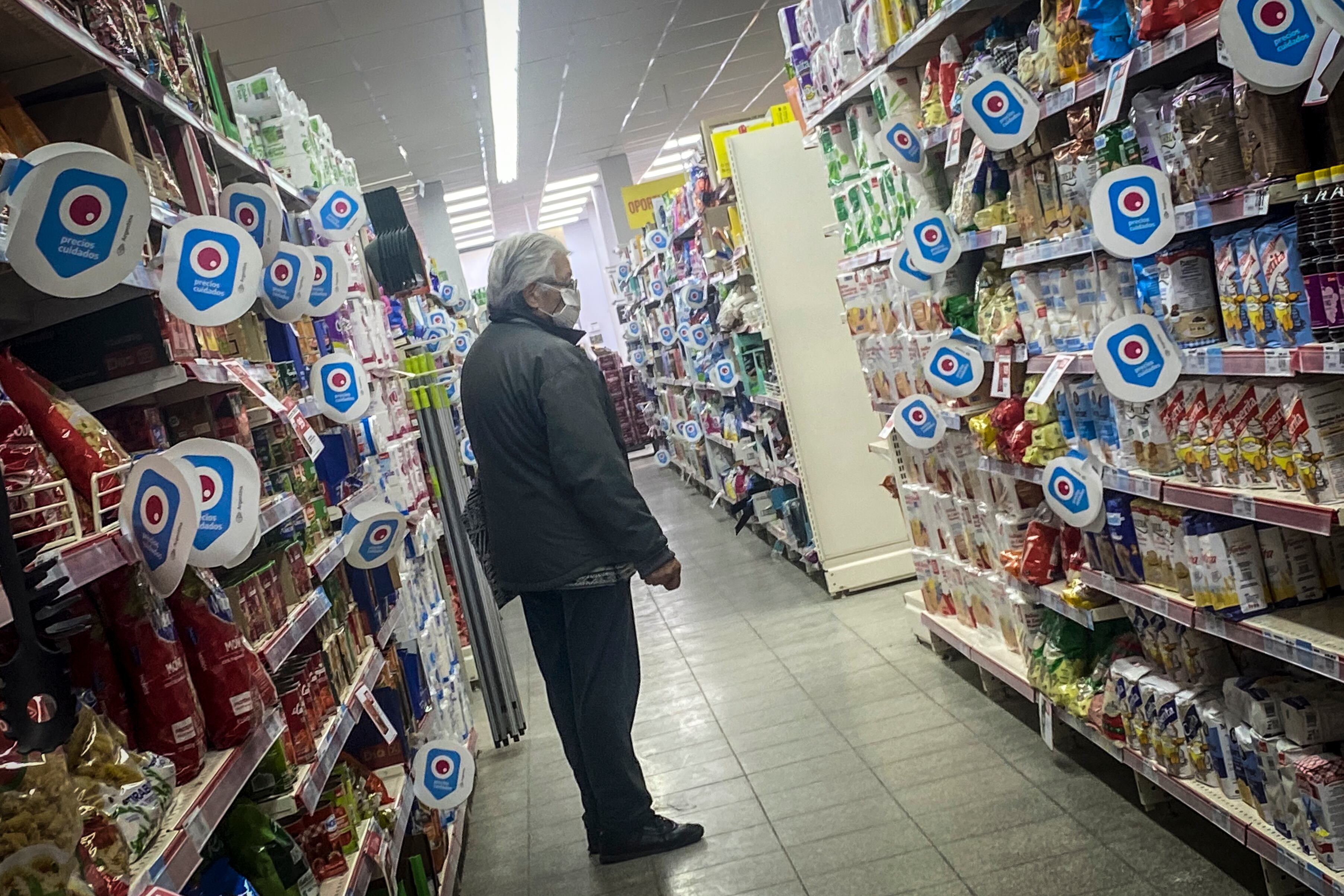 Para Caputo, julio tendrá la inflación más baja en lo que va del año. EFE