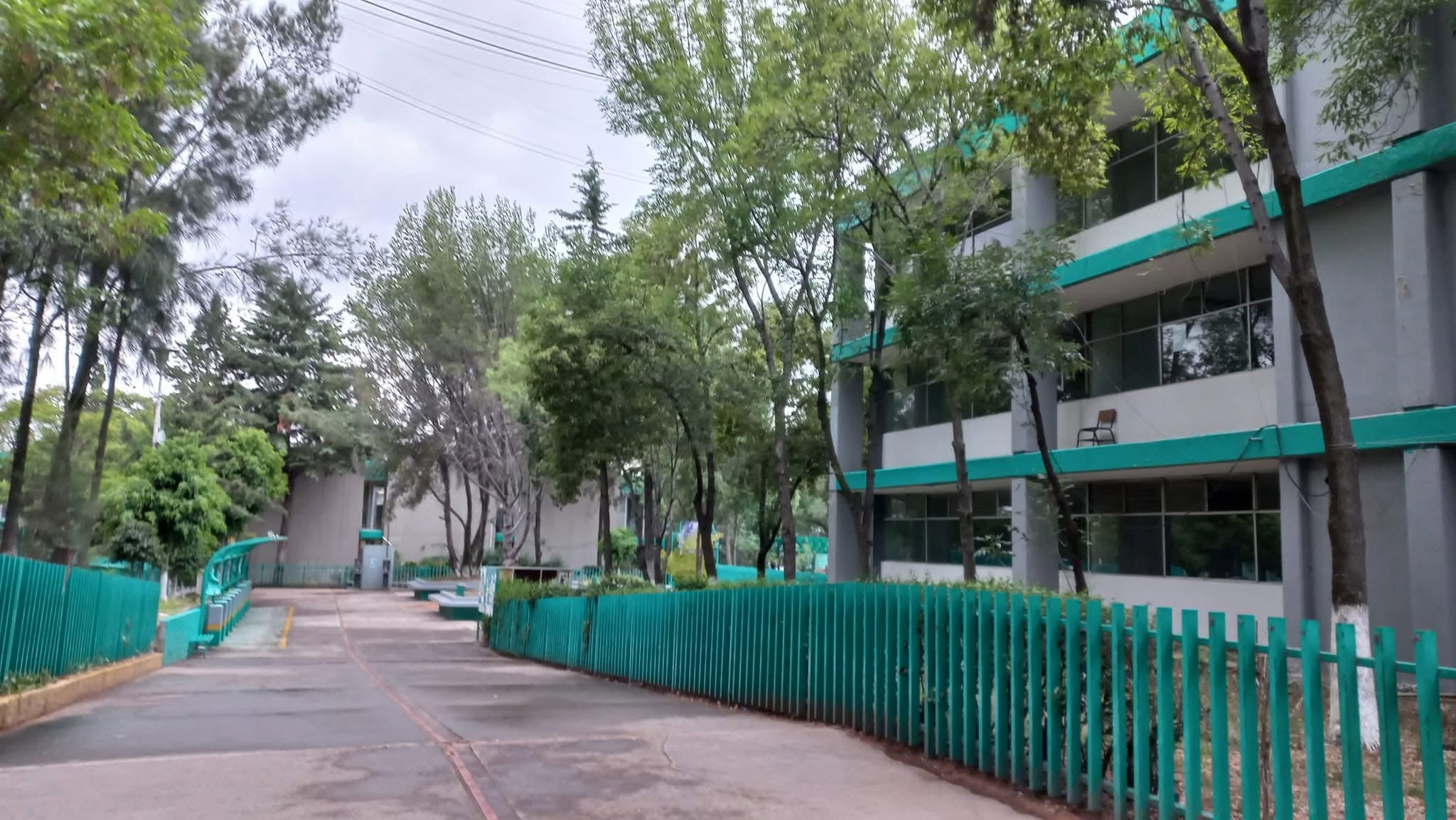 Suspensión de clases en el Colegio de Bachilleres Plantel 05 Satélite (redes)