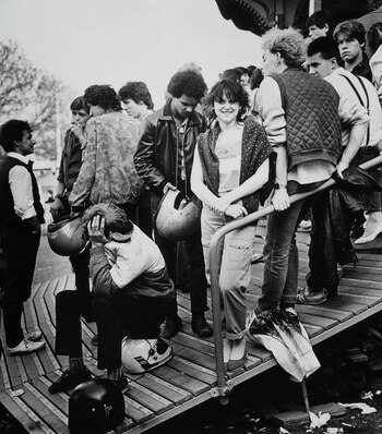 Jóvenes en una Feria en