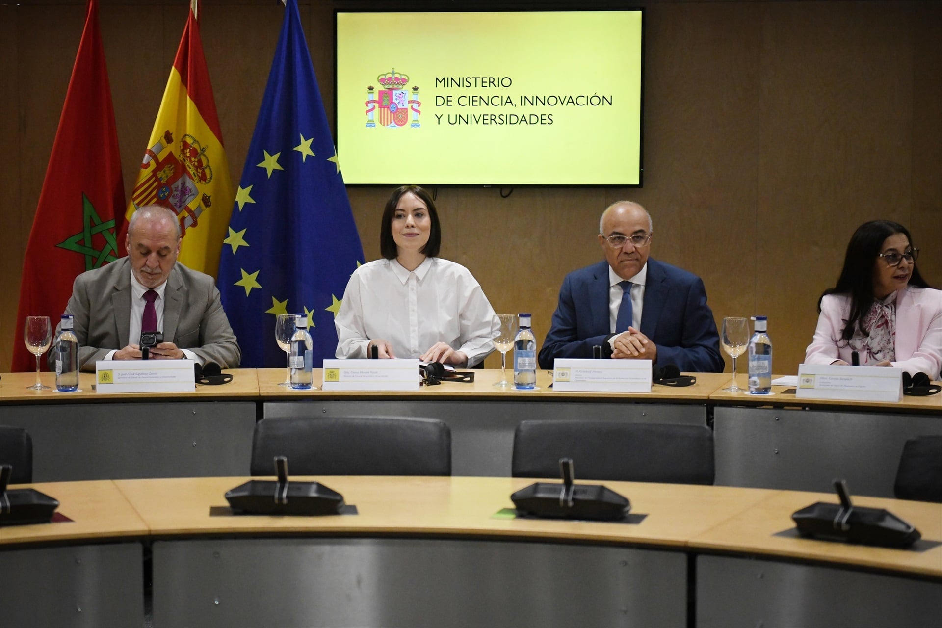 La ministra, Ciencia, Innovación, y Universidades, Diana Morant en la sede del Ministerio. (Fernando Sánchez / Europa Press)