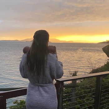 La foto que Hilary Swank publicó tras el nacimiento de sus mellizos.