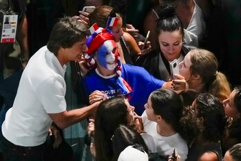 El actor Tom Cruise, izquierda,