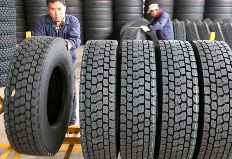 Controlar periódicamente la presión y el estado de la rueda de auxilio previene contratiempos inesperados (Reuters)