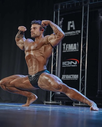 Comenzó a competir en abril