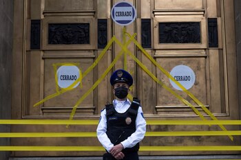 Este miércoles trabajadores cerraron la