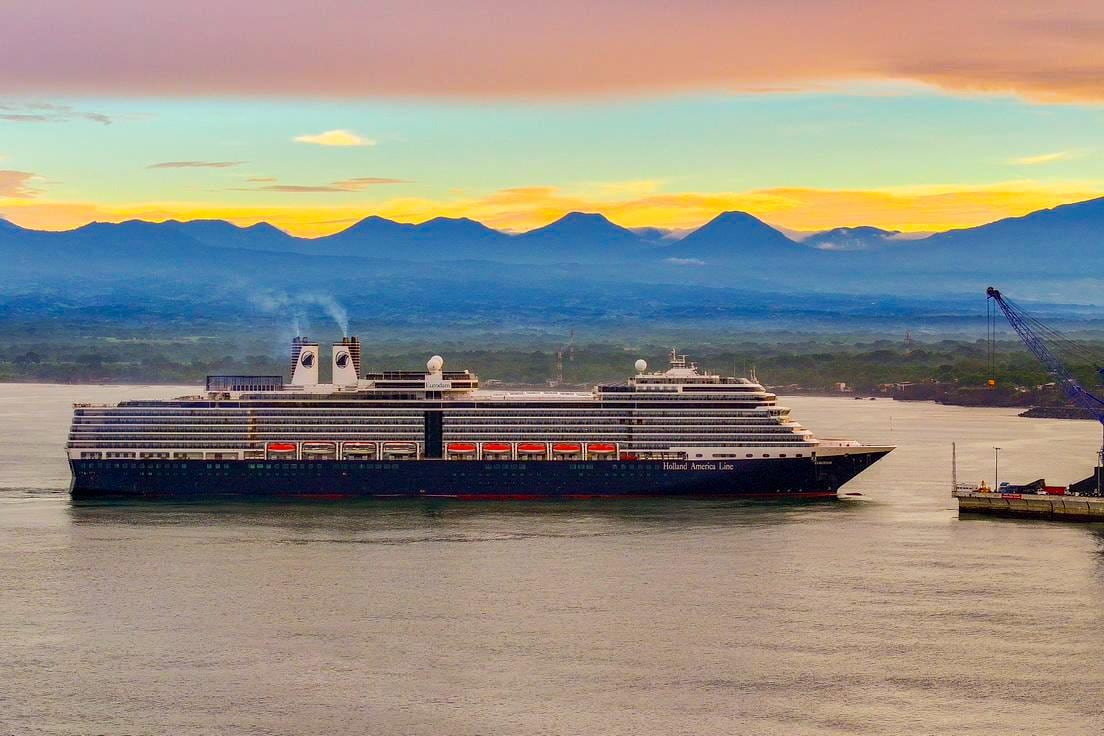 El crucero llegó en octubre de 2025 con más de 1,000 turistas./ Secretaría de Prensa de la Presidencia