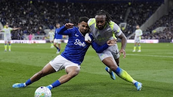 (Crónica) El City tropieza ante el Everton y afloja por la Premier