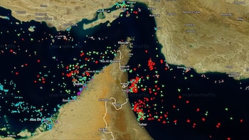 Cómo está el tráfico marítimo en el estrecho de Ormuz, que Irán asegura haber cerrado y EEUU quiere mantener abierto