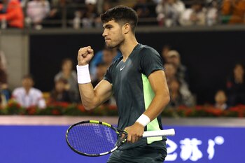 Alcaraz celebra un punto conseguido