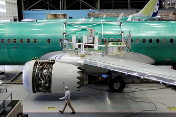 FAA impone restricciones a Boeing