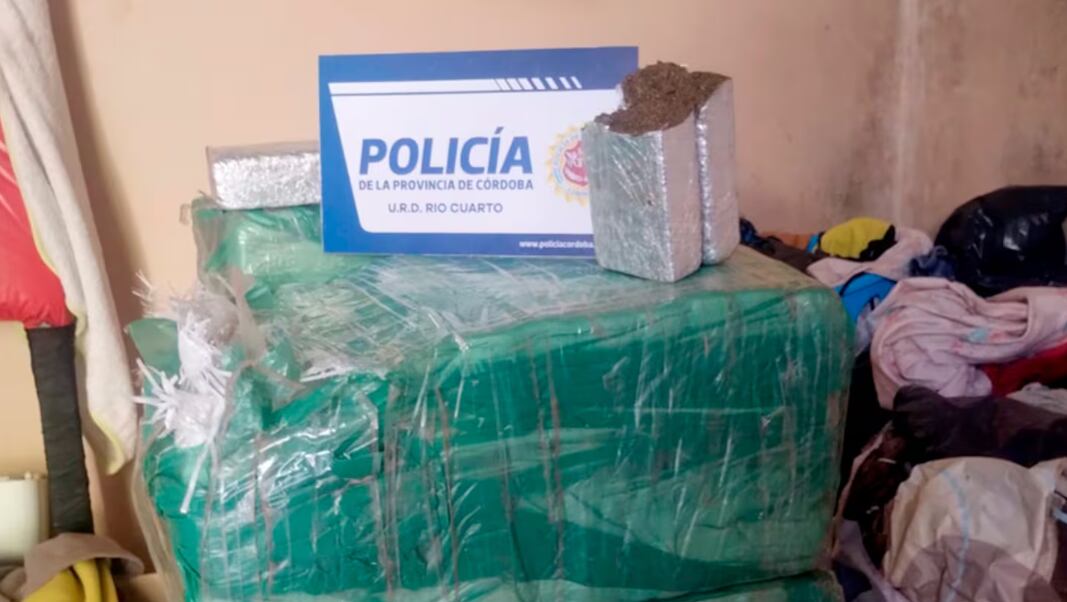 Allanaron una casa por un robo en Córdoba y encontraron una gran cantidad de droga (El Doce)