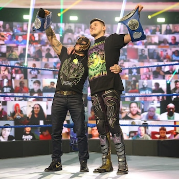 Rey y Dominik Mysterio en