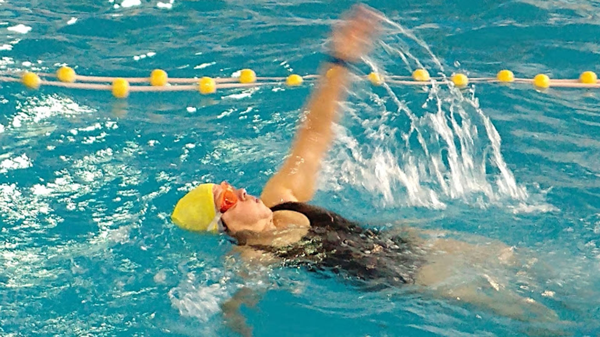 La transición de actividades pasivas hacia los deportes refleja una transformación cultural que busca romper los estereotipos del deterioro y promover la autonomía.