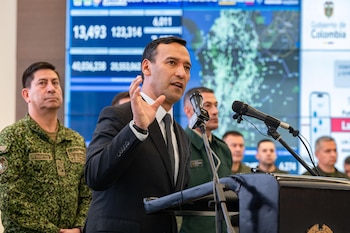 El ministro Pedro Sánchez reafirma