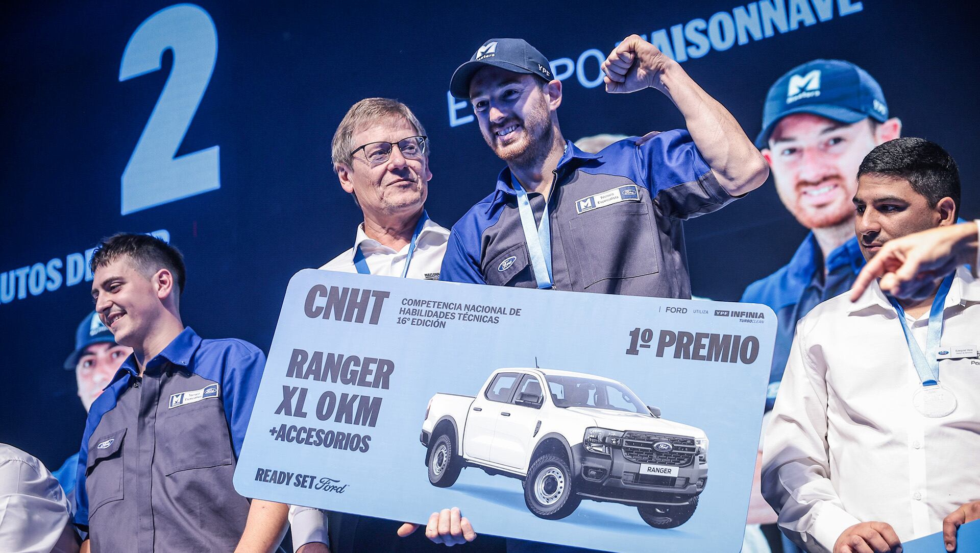 Martín Crossatto (técnico) y Sergio Pinn (asesor de servicios) fueron los ganadores del CNHT de Ford 2025 y se llevaron una Ranger 0km