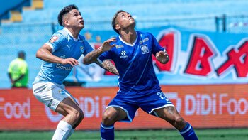 Jesús Pretell midiendo la altura