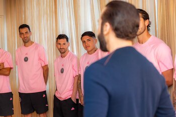 Nayib Bukele compartió cuatro fotos