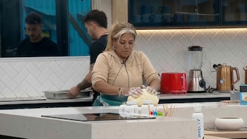 La polémica actitud de Gladys La Bomba Tucumana al cocinar en Gran Hermano: el video viral que despertó críticas