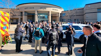 Tres heridos, incluido el agresor,