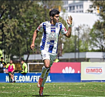 Juan José se formó con los Tuzos del Pachuca, siguiendo el legado de su padre como figura histórica del club. (Instagram/ Juan José Calero)