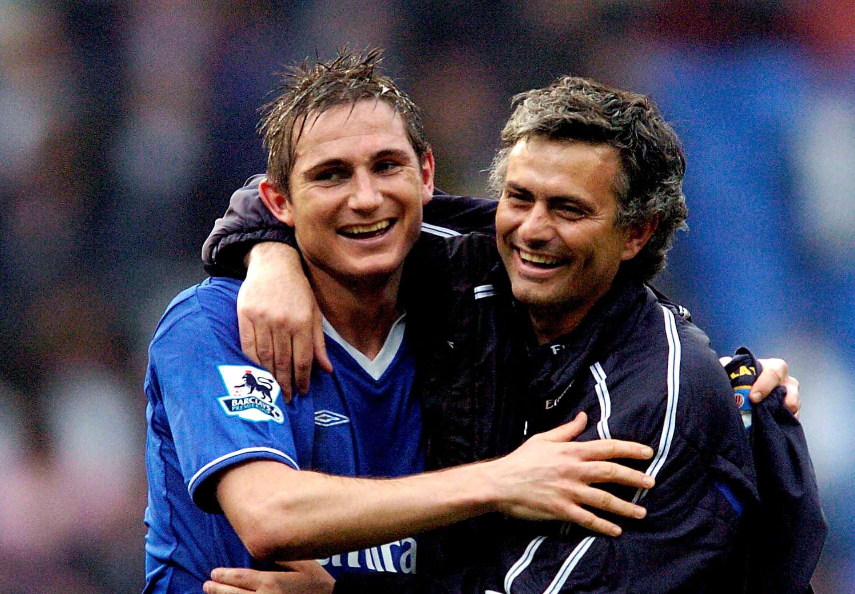 Frank Lampard del Chelsea y el entrenador José Mourinho celebran la victoria en la Premier League (Action Images vía Reuters/Darren Walsh/Foto de archivo)