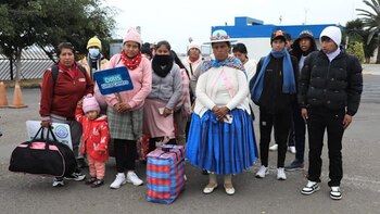 Menores con sus padres en